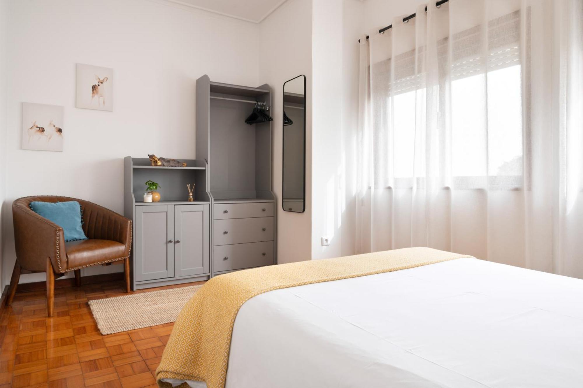 ! Luminous 2Br Top Floor ! Praca Da Republica 波尔图 外观 照片