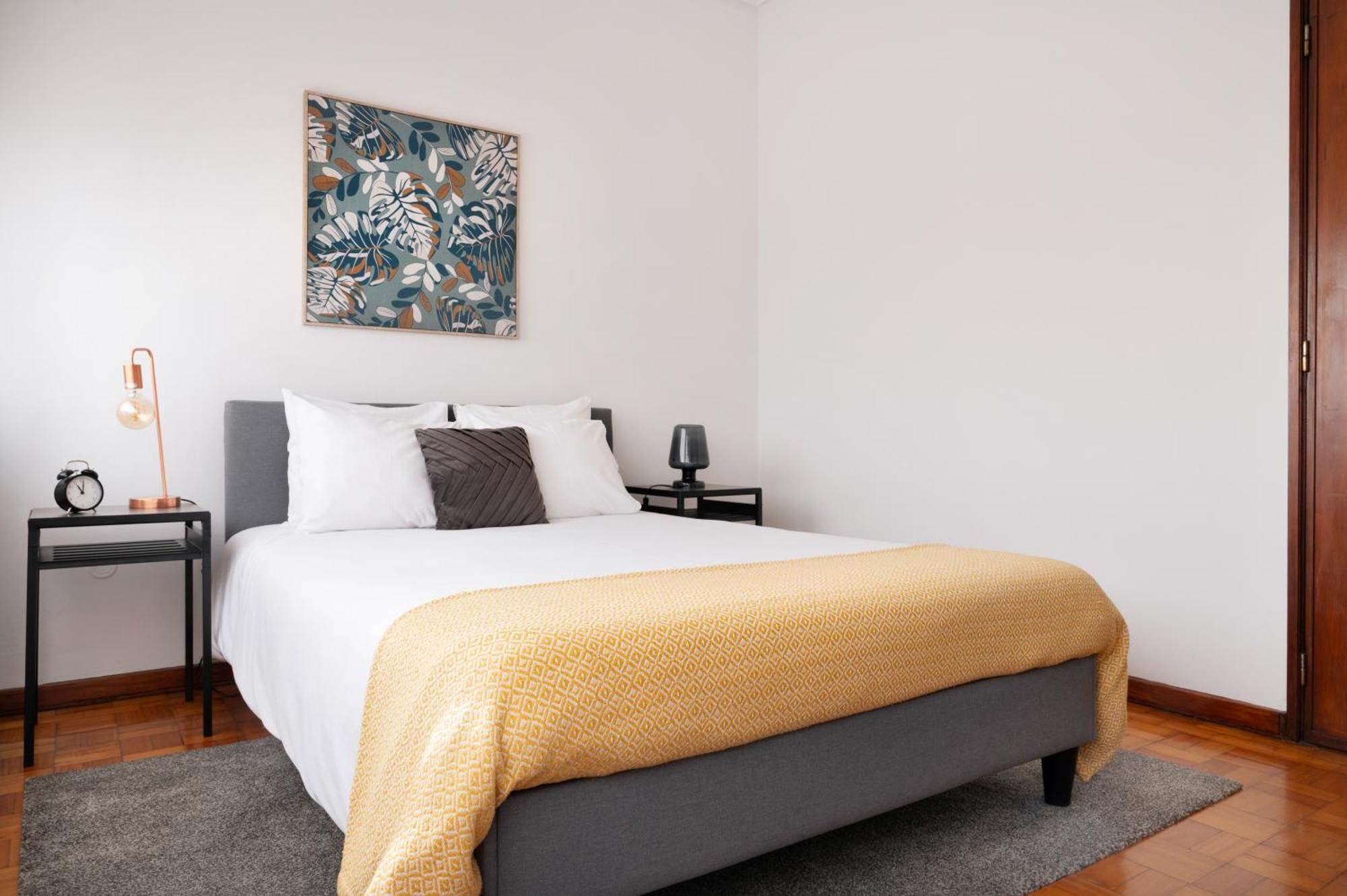! Luminous 2Br Top Floor ! Praca Da Republica 波尔图 外观 照片
