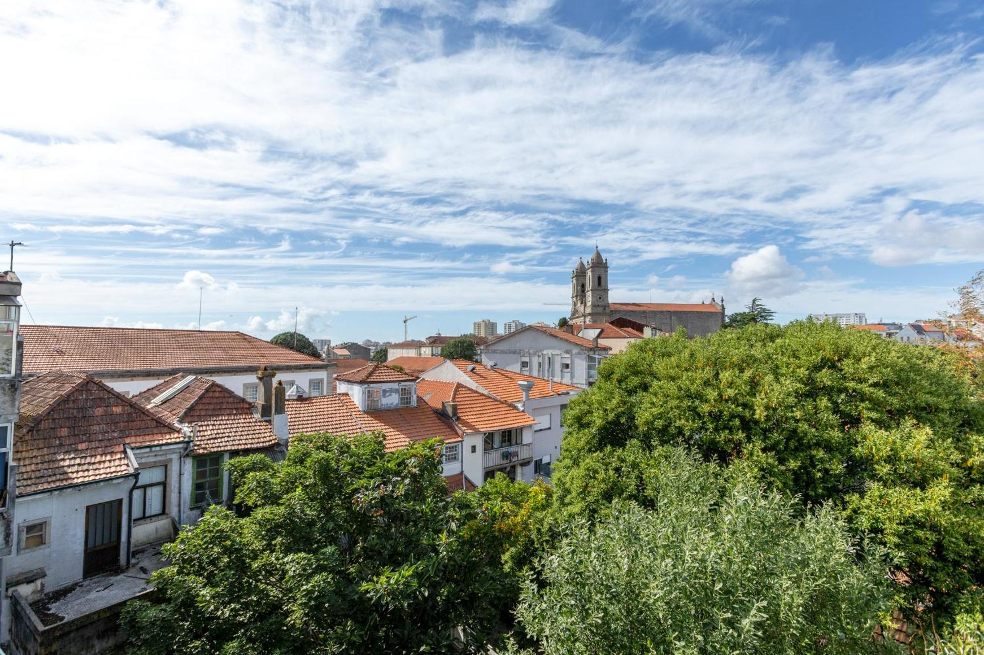 ! Luminous 2Br Top Floor ! Praca Da Republica 波尔图 客房 照片